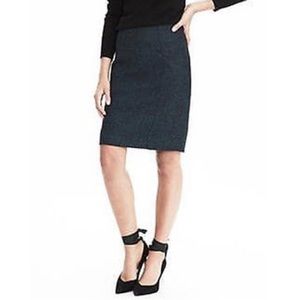 Banana Republic Women’s Peacock‎ Blue & Black Italian Tweed Pencil Skirt Size 8